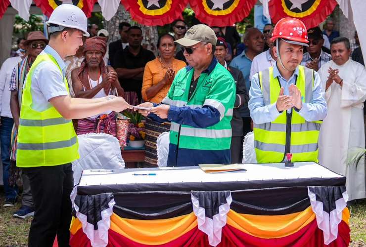 PM XANANA KONTINUA HATUUR FATUK DAHULUK BA ESTRADA LAUTEM BA LOSPALOS NO PROJEITU MELHORAMENTU NO FORNESIMENTU BEE MOOS IHA LOSPALOS VILA
