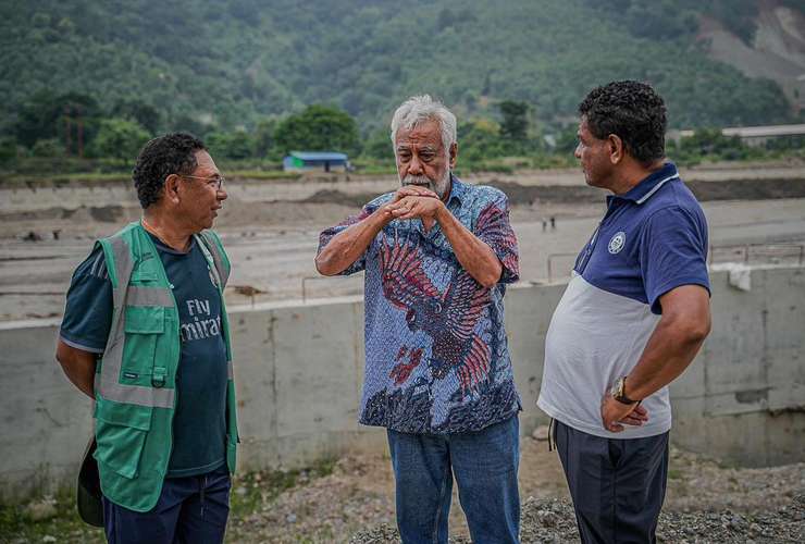 PRIMEIRU MINISTRU HO MOP NO SEATOU OBSERVA PROGRESU REABILITASAUN ESTRADA KASNAFAR