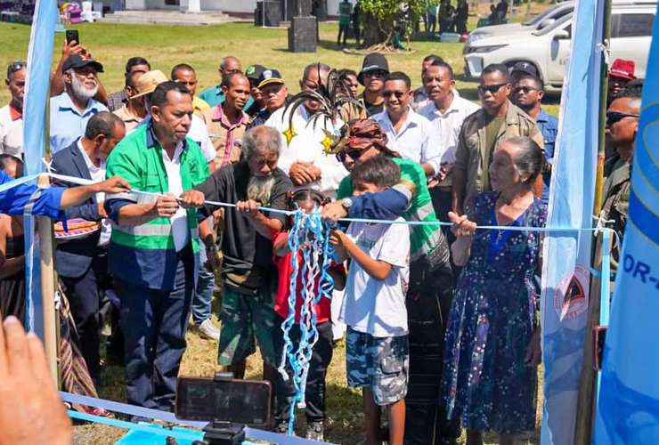 MINISTRU OBRAS PÚBLIKA INAUGURA PROJEITU KONSTRUSAUN SISTEMA BEE MOOS IHA FATUERLIU NE’EBE FO BENEFISIA UMA KAIN HAMUTUK 759