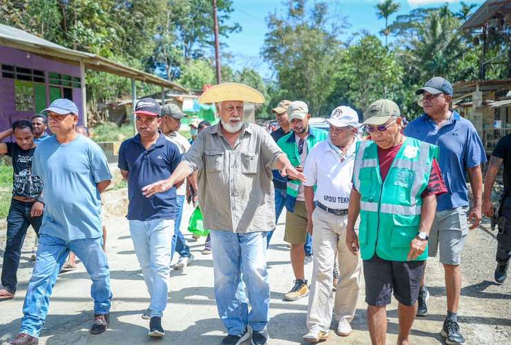 PM XANANA AKOMPAÑIA HOSI MINISTRU OBRAS PÚBLIKA MONITORIZA PROJEITU REHABILITASAUN ESTRADA REMEXIO