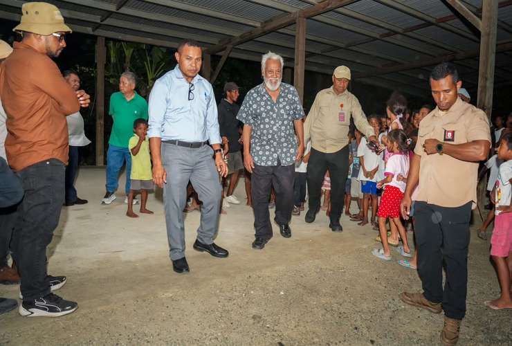 PM XANANA ORIENTA MINISTRU OBRAS PÚBLIKA KONSTRUI UMA BA DIFISIENTE SIRA